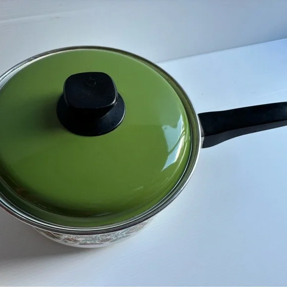 Vintage Green Enamel Cookware - Picture 2 of 4